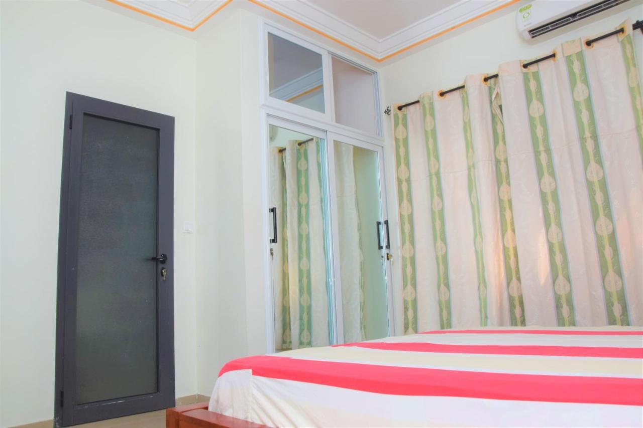 Villa Beach Avepozo Ломе Екстериор снимка