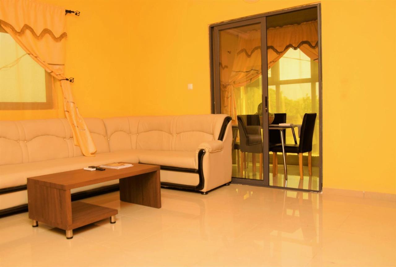 Villa Beach Avepozo Ломе Екстериор снимка