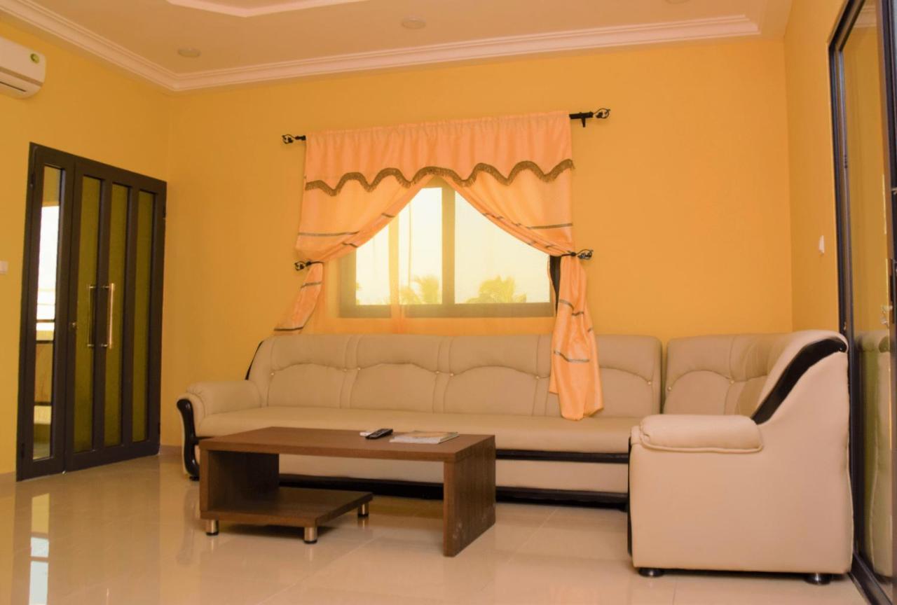 Villa Beach Avepozo Ломе Екстериор снимка